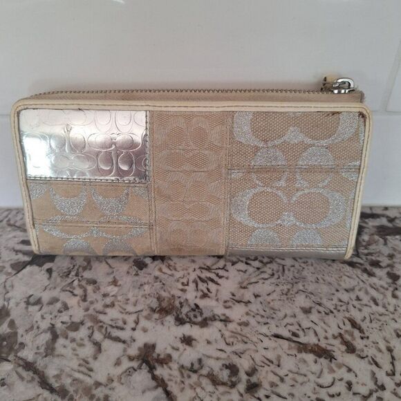 Vintage Coach Wallet - Picture 2 of 10